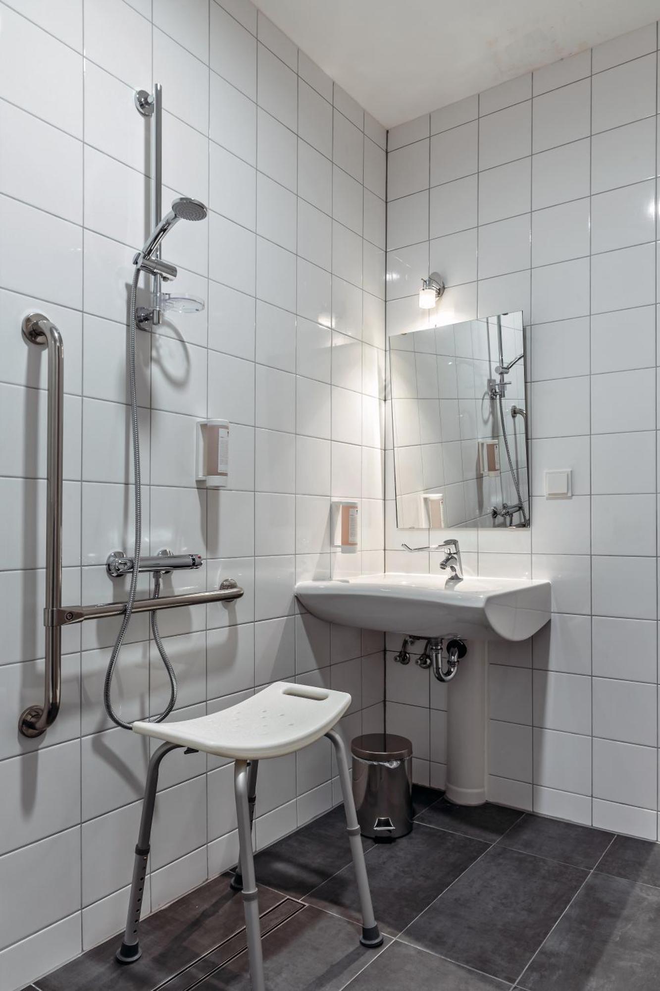 Augustus Hotel Bernkastel - Comfortable Budget Hotel Room photo